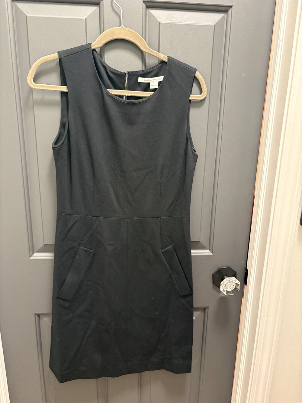 Diane Von Furstenberg Black Sleeveless Shift Dress